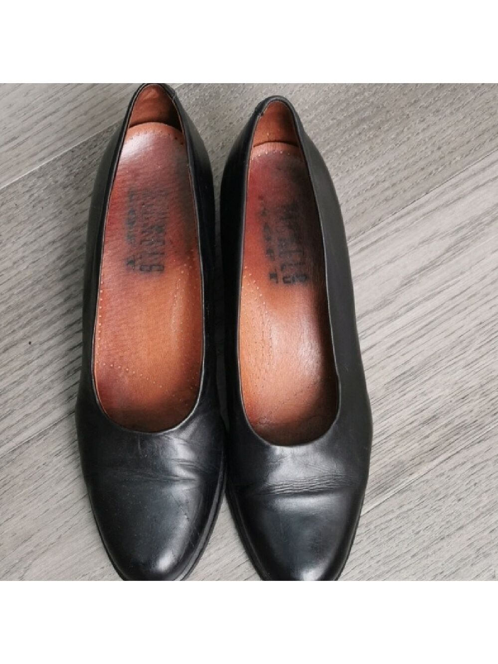 Womens VintageNickels soft black loafers 90s, oxford, leather. Size 9.5. EUC